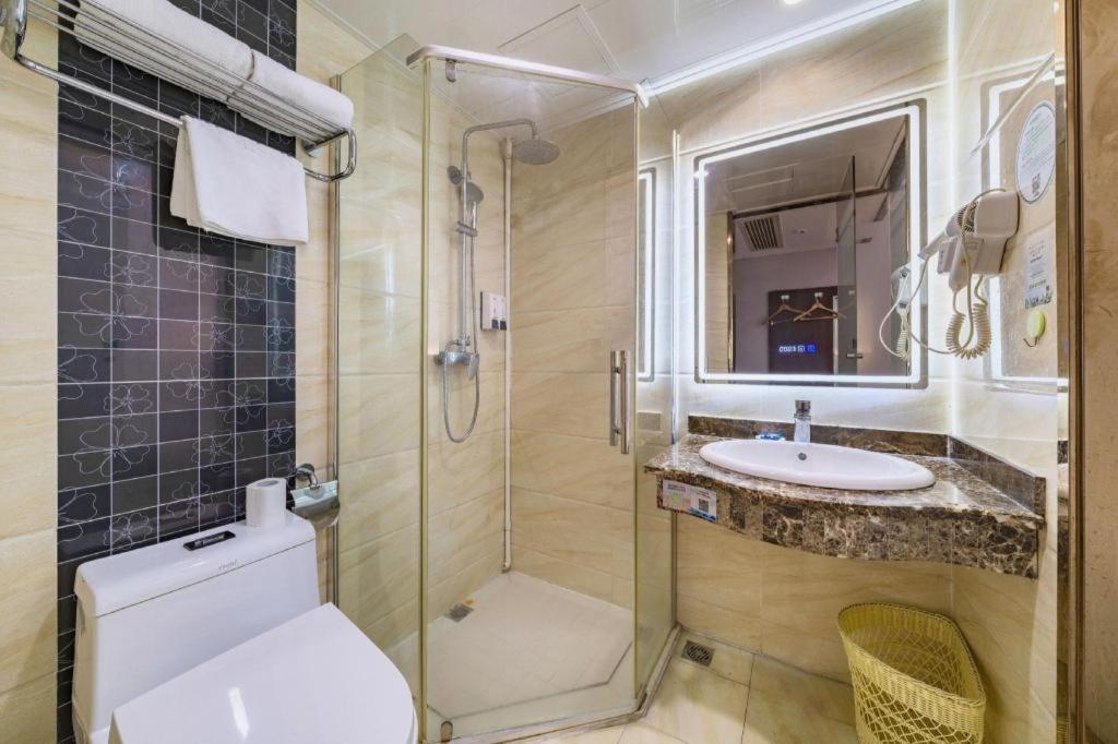 Hotel Greentree Minhang District Xinzhuang Town Chunshen Road Metro Station Express 3*