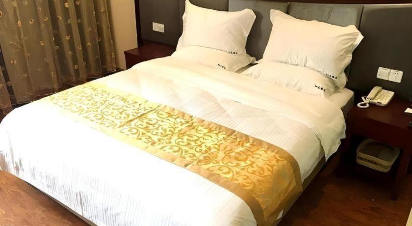 Greentree Minhang District Xinzhuang Town Chunshen Road Metro Station Express 3*