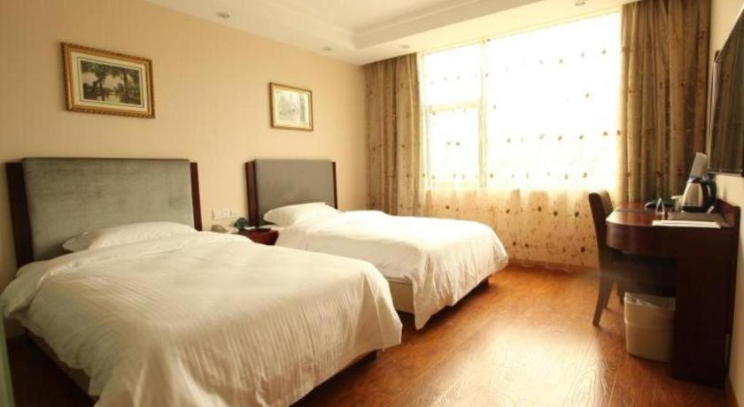 Greentree Minhang District Xinzhuang Town Chunshen Road Metro Station Express 3*